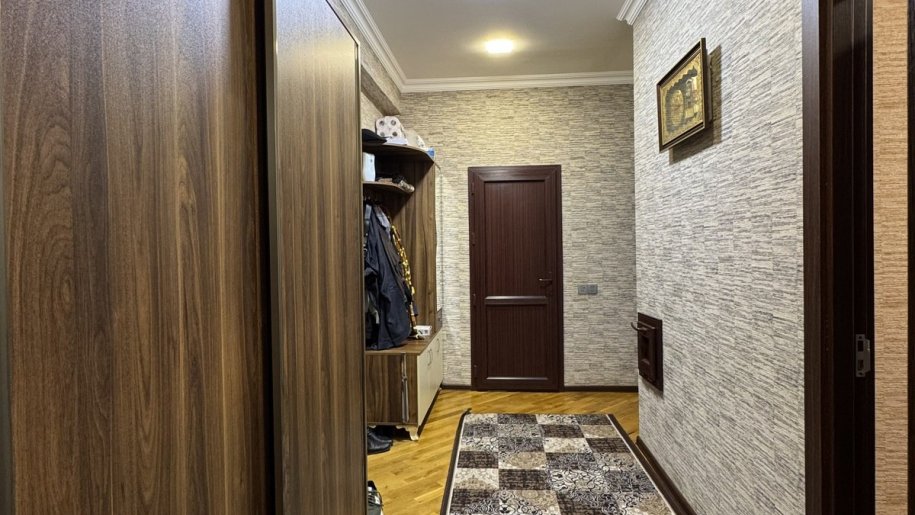 Satılır 2 otaqlı yeni tikili, 75 m², İnşaatçılar m.-9