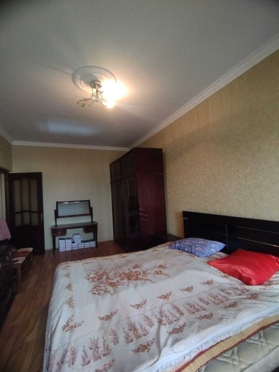 Satılır 5 otaqlı köhnə tikili, 110 m², Azadlıq Prospekti m.-4
