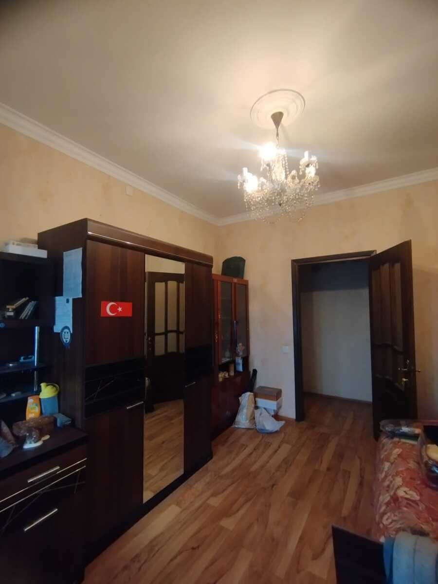 Satılır 5 otaqlı köhnə tikili, 110 m², Azadlıq Prospekti m.-7