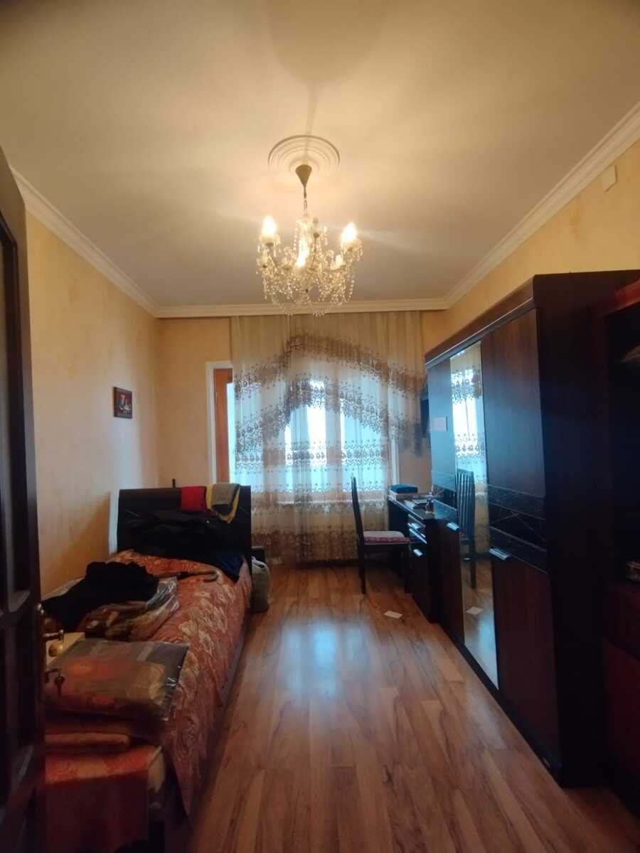 Satılır 5 otaqlı köhnə tikili, 110 m², Azadlıq Prospekti m.-9