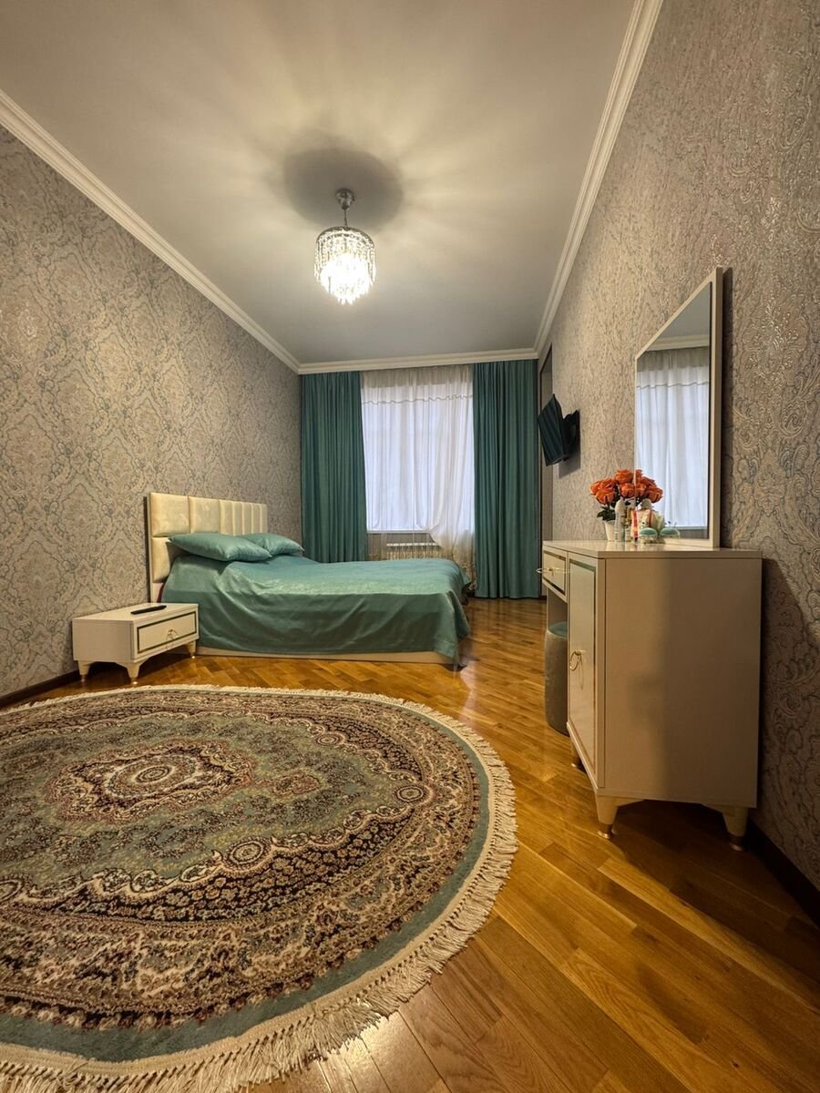 Satılır 2 otaqlı yeni tikili, 72 m², İnşaatçılar m.-7