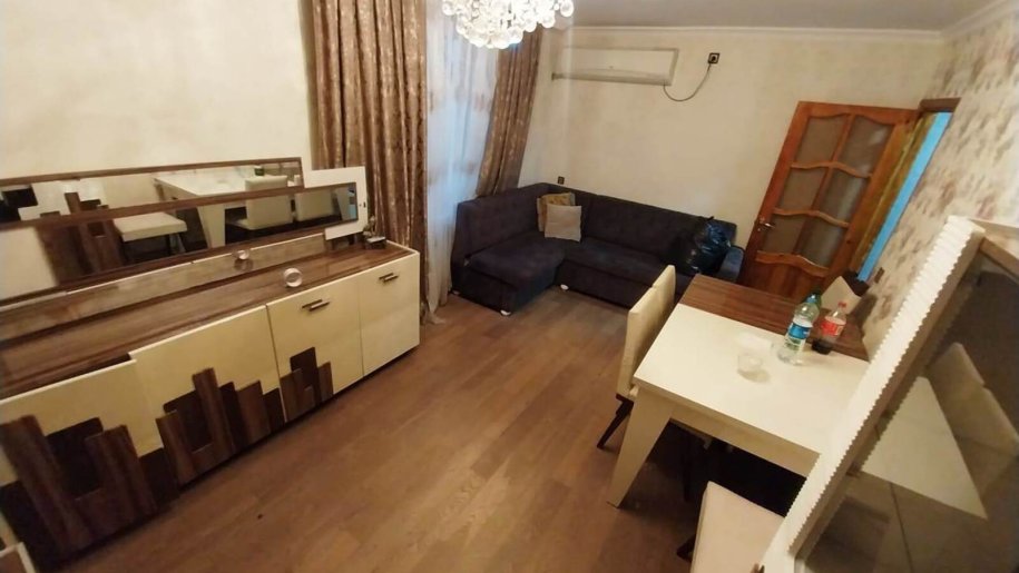 Satılır 3 otaqlı köhnə tikili, 70 m², Elmlər Akademiyası m.-3