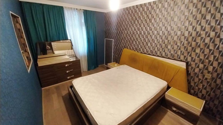 Satılır 3 otaqlı köhnə tikili, 70 m², Elmlər Akademiyası m.-9