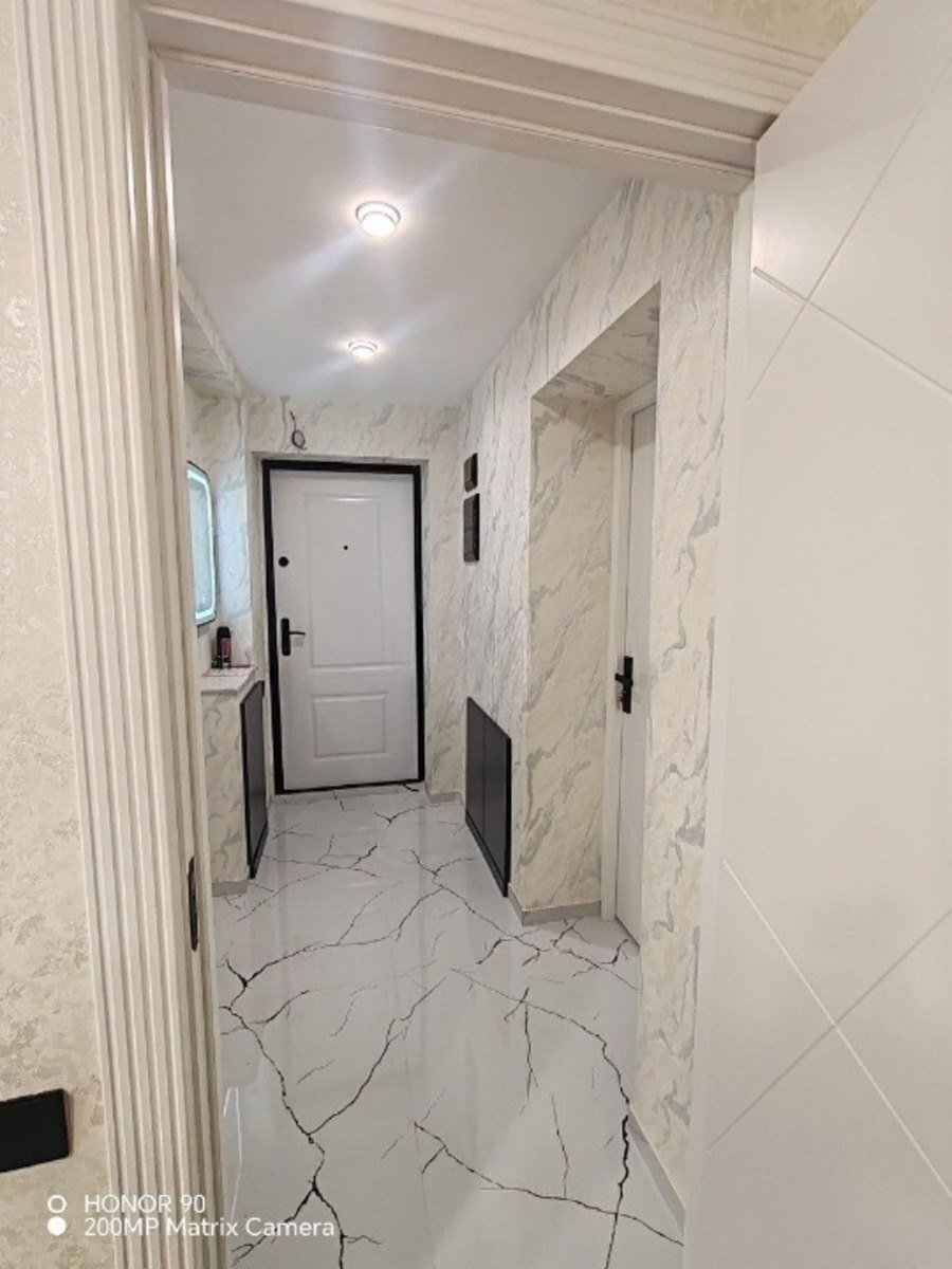 Satılır 3 otaqlı köhnə tikili, 70 m², Elmlər Akademiyası m.-5