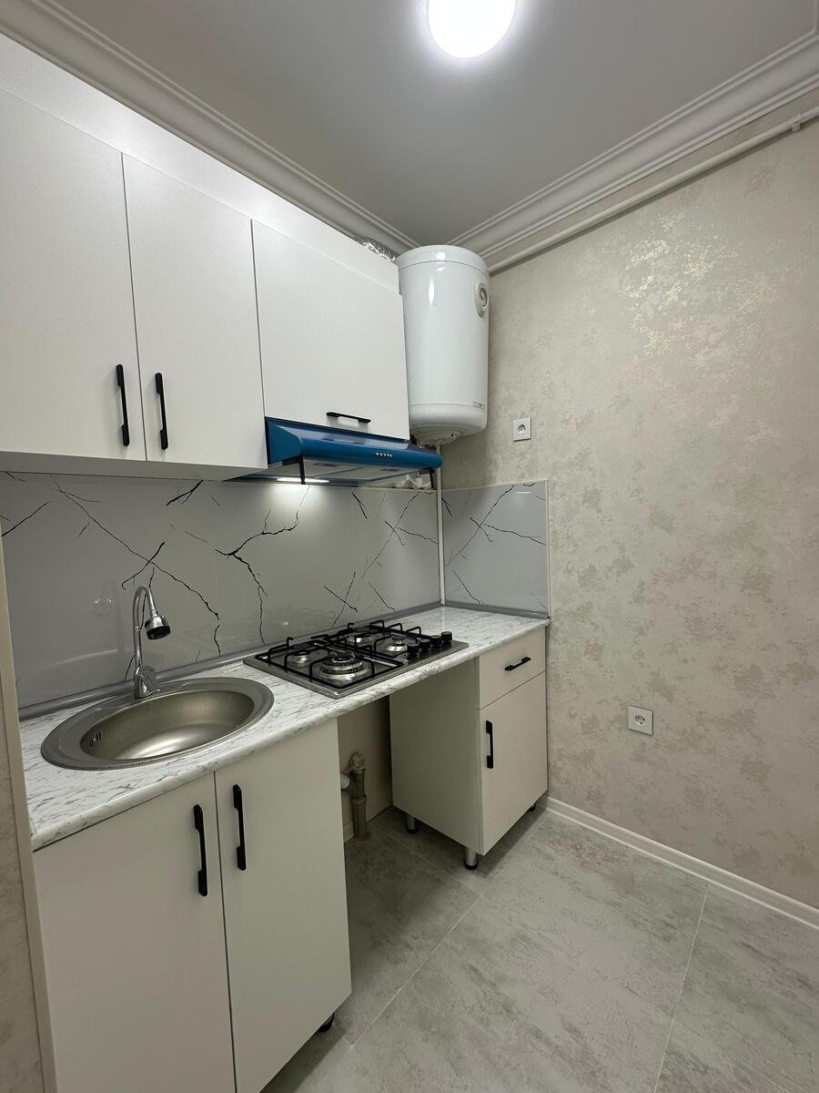 Satılır 1 otaqlı köhnə tikili, 33 m², Memar Əcəmi m.-6