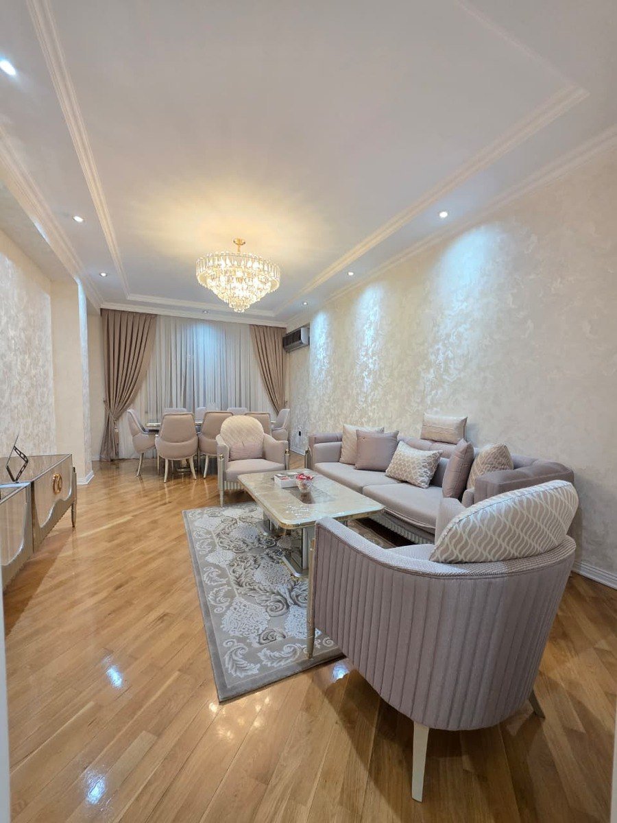 Satılır 3 otaqlı yeni tikili, 120 m², İnşaatçılar m.-1