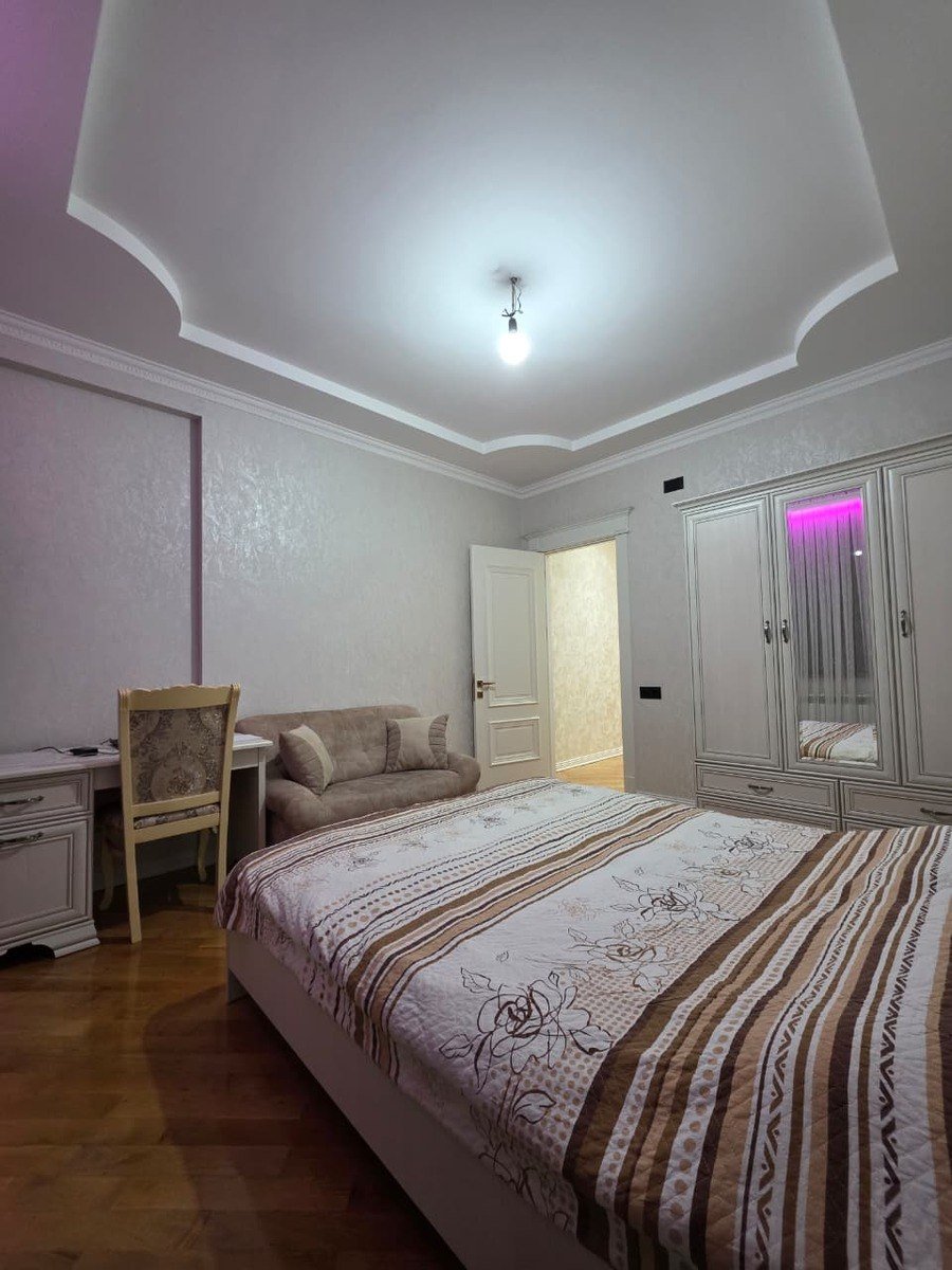 Satılır 3 otaqlı yeni tikili, 120 m², İnşaatçılar m.-6