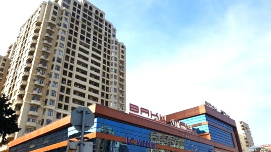 Satılır 3 otaqlı yeni tikili, 140 m², İnşaatçılar m.-1