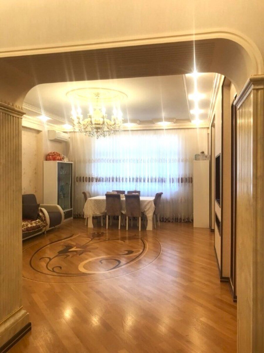 Satılır 3 otaqlı yeni tikili, 140 m², İnşaatçılar m.-2