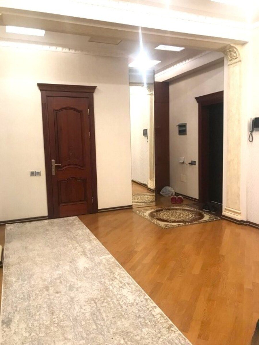 Satılır 3 otaqlı yeni tikili, 140 m², İnşaatçılar m.-4
