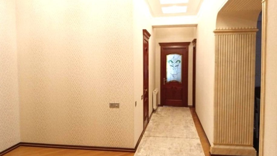 Satılır 3 otaqlı yeni tikili, 140 m², İnşaatçılar m.-6