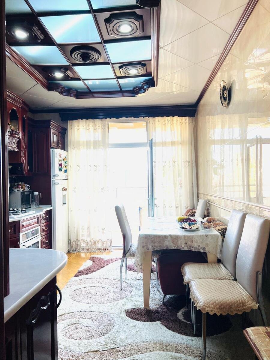 Satılır 4 otaqlı yeni tikili, 160 m², İnşaatçılar m.-15