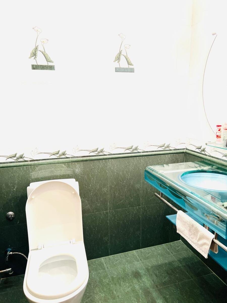 Satılır 4 otaqlı yeni tikili, 160 m², İnşaatçılar m.-28