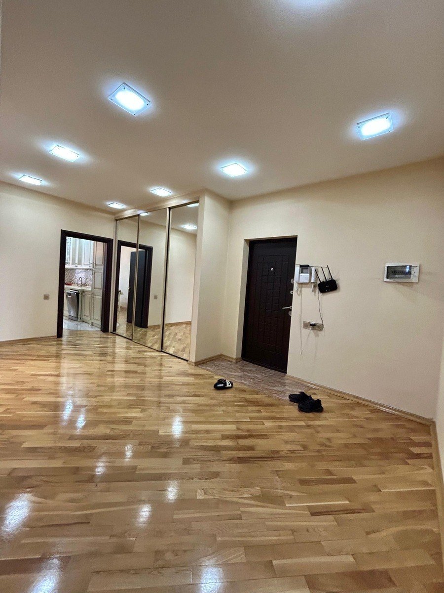 Kirayə verilir 4 otaqlı yeni tikili, 150 m², Elmlər Akademiyası m.-6