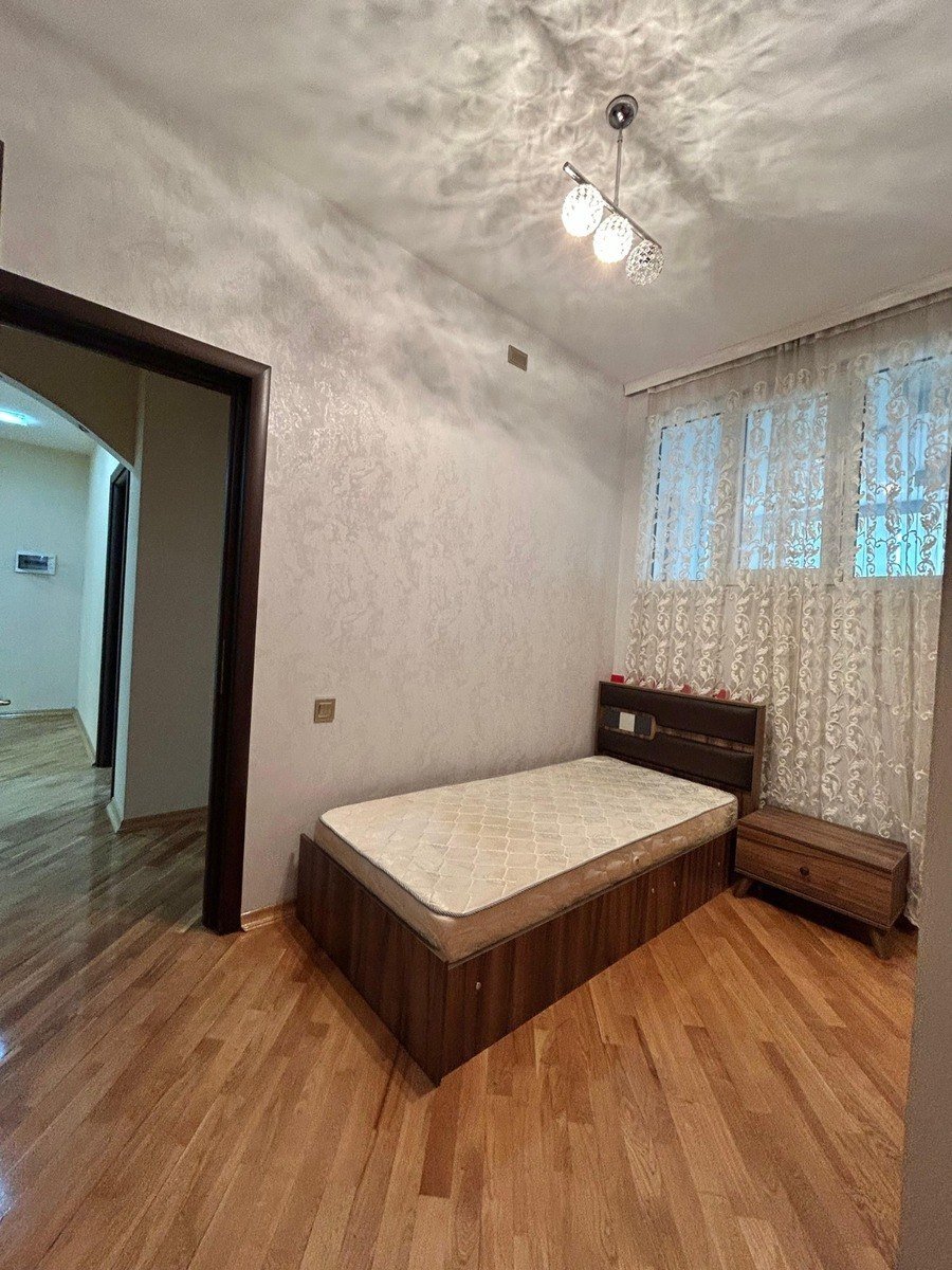 Kirayə verilir 4 otaqlı yeni tikili, 150 m², Elmlər Akademiyası m.-14