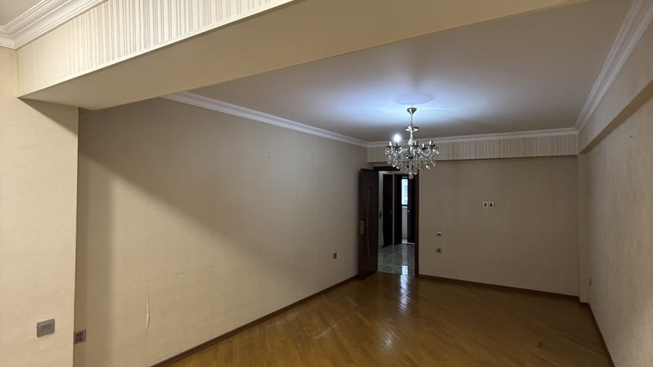 Satılır 2 otaqlı köhnə tikili, 65 m², İnşaatçılar m.-6