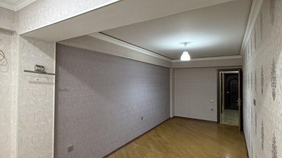Satılır 2 otaqlı köhnə tikili, 65 m², İnşaatçılar m.-8
