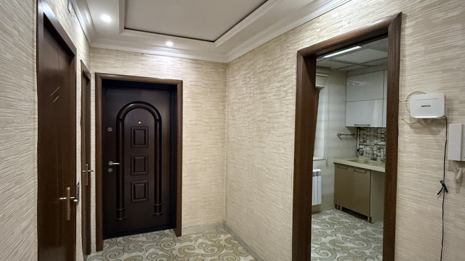 Satılır 2 otaqlı köhnə tikili, 65 m², İnşaatçılar m.-10