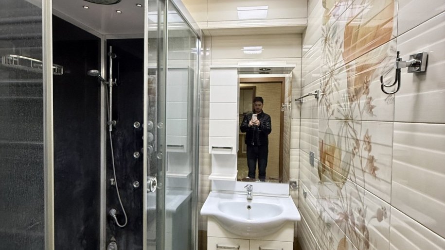 Satılır 2 otaqlı köhnə tikili, 65 m², İnşaatçılar m.-16