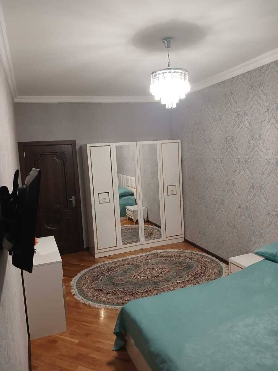 Satılır 2 otaqlı yeni tikili, 80 m², İnşaatçılar m.-6