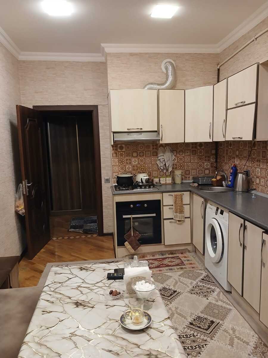 Satılır 2 otaqlı yeni tikili, 80 m², İnşaatçılar m.-8