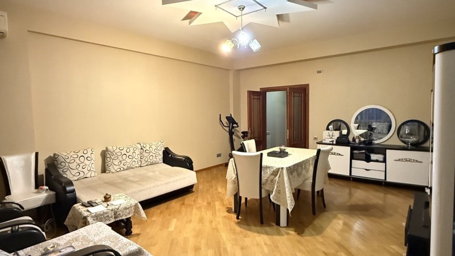 Satılır 3 otaqlı yeni tikili, 112 m², 8 noyabr-1