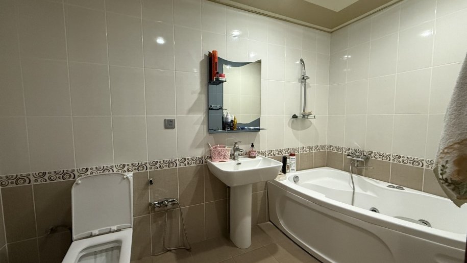 Satılır 3 otaqlı yeni tikili, 112 m², 8 noyabr-16