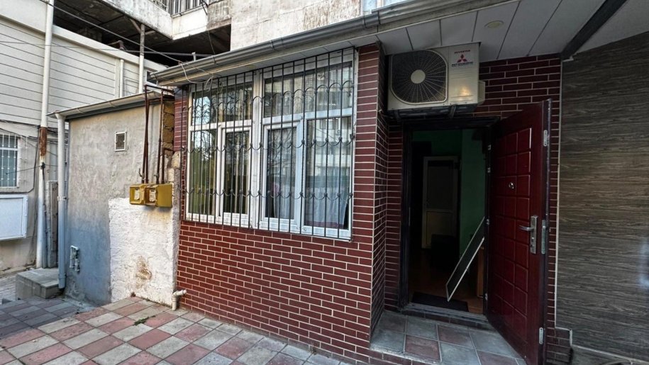 55 m<sup>2</sup> ofis satılır, İçərişəhər m.-1