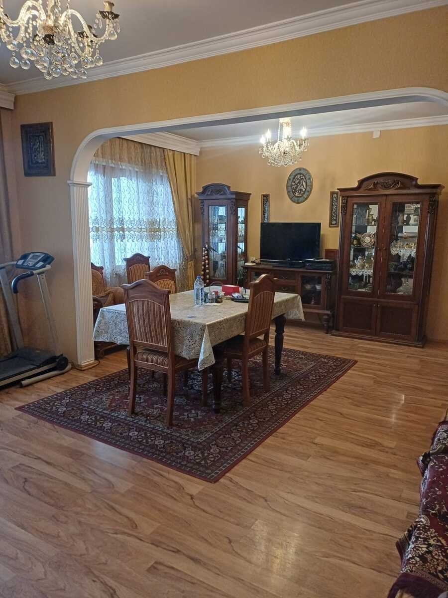 Satılır 5 otaqlı köhnə tikili, 125 m², Azadlıq Prospekti m.-6