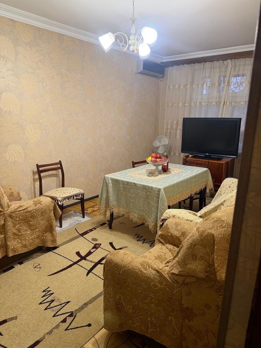 Satılır 4 otaqlı köhnə tikili, 88 m², Memar Əcəmi m.-2