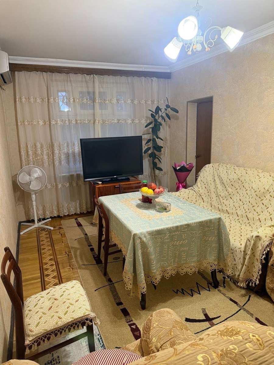 Satılır 4 otaqlı köhnə tikili, 88 m², Memar Əcəmi m.-8