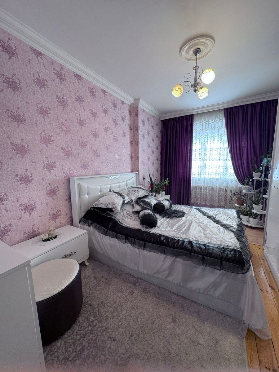 Satılır 3 otaqlı köhnə tikili, 63 m², Massiv D-8