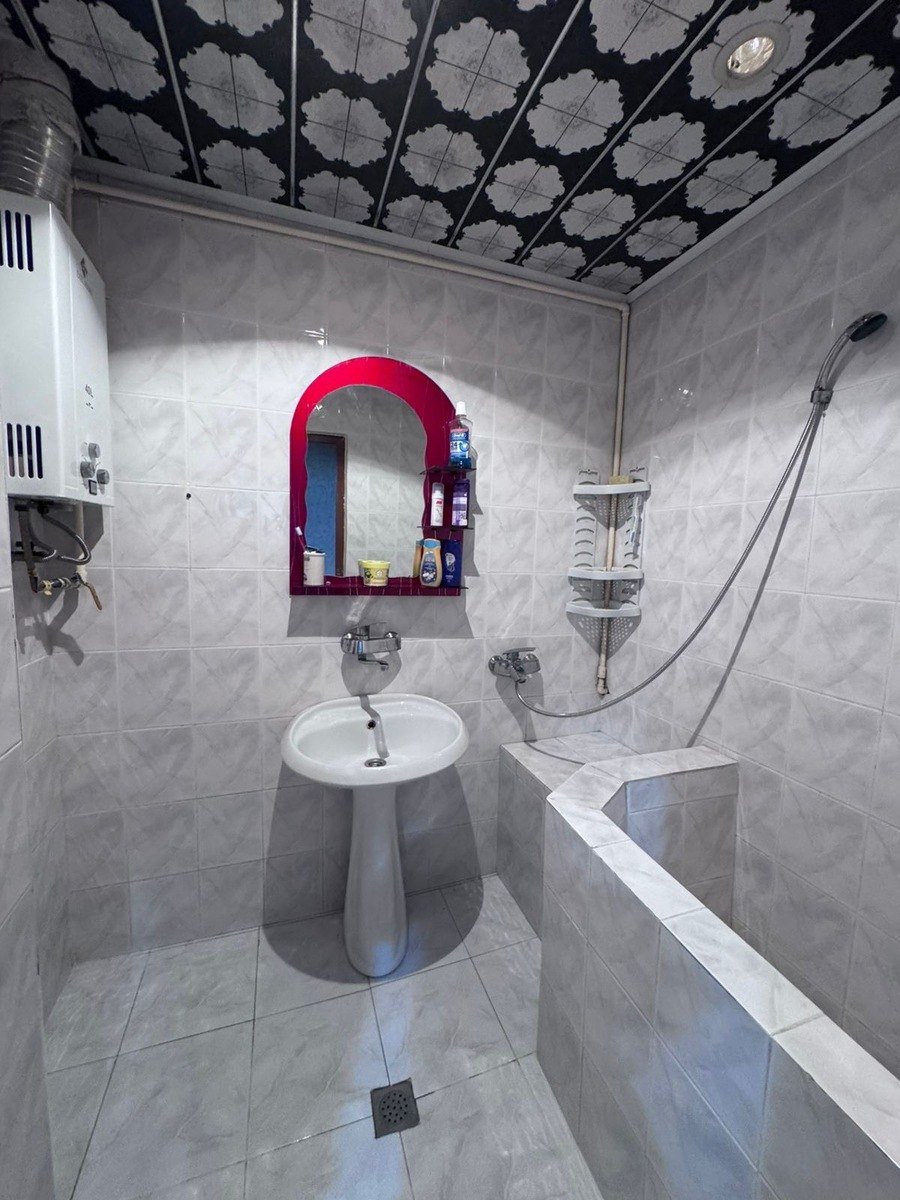 Satılır 3 otaqlı köhnə tikili, 63 m², Massiv D-10