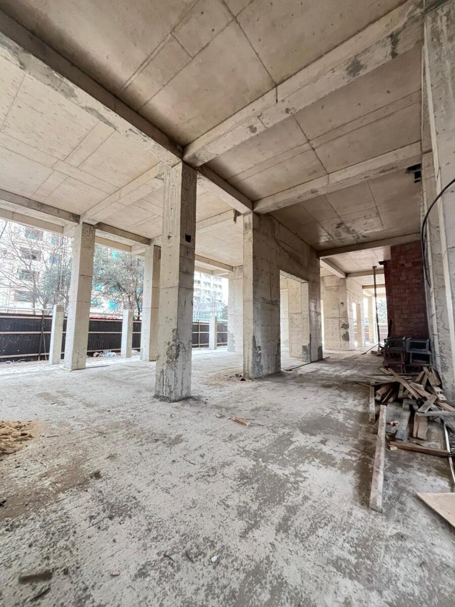 700 m<sup>2</sup> obyekt satılır, Qara Qarayev m.-3