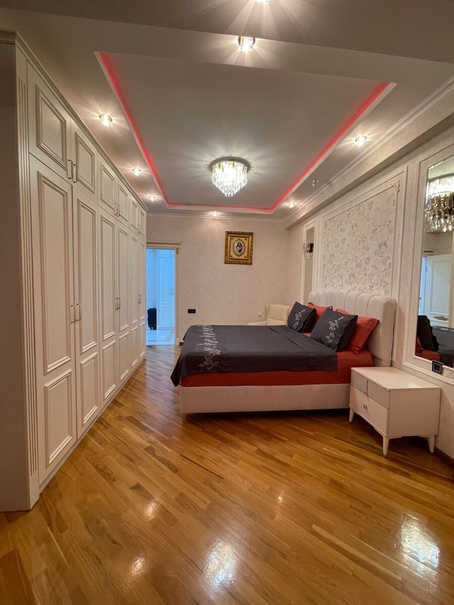 Satılır 2 otaqlı yeni tikili, 110 m², Elmlər Akademiyası m.-3