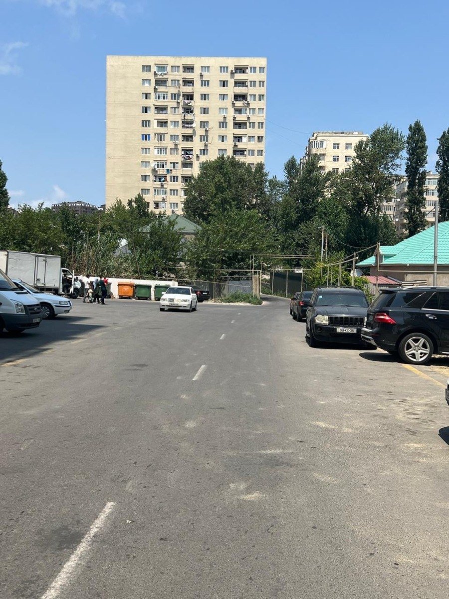 70 m<sup>2</sup> obyekt satılır, İnşaatçılar m.-3