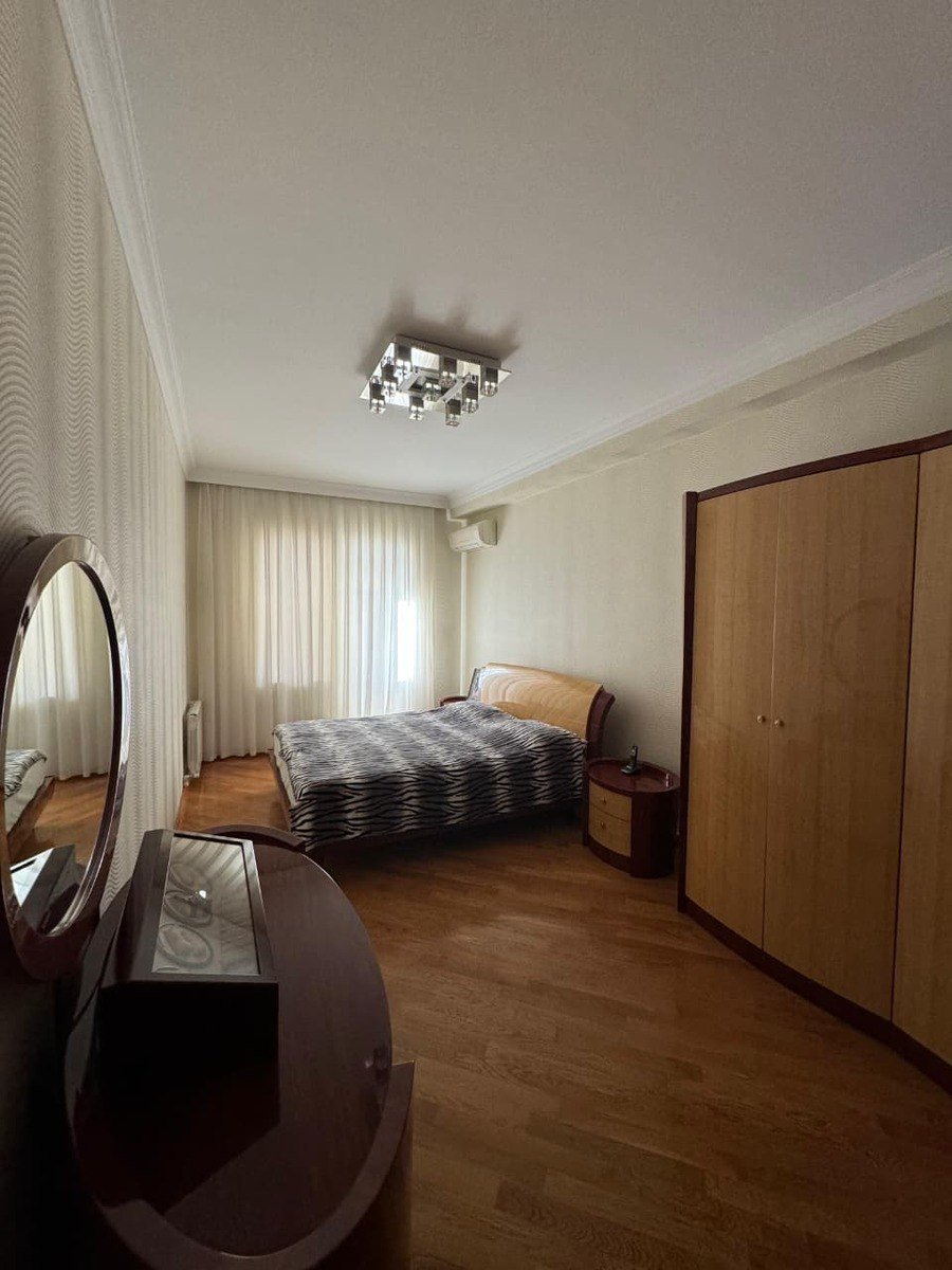Satılır 4 otaqlı yeni tikili, 185 m², 8 noyabr-2