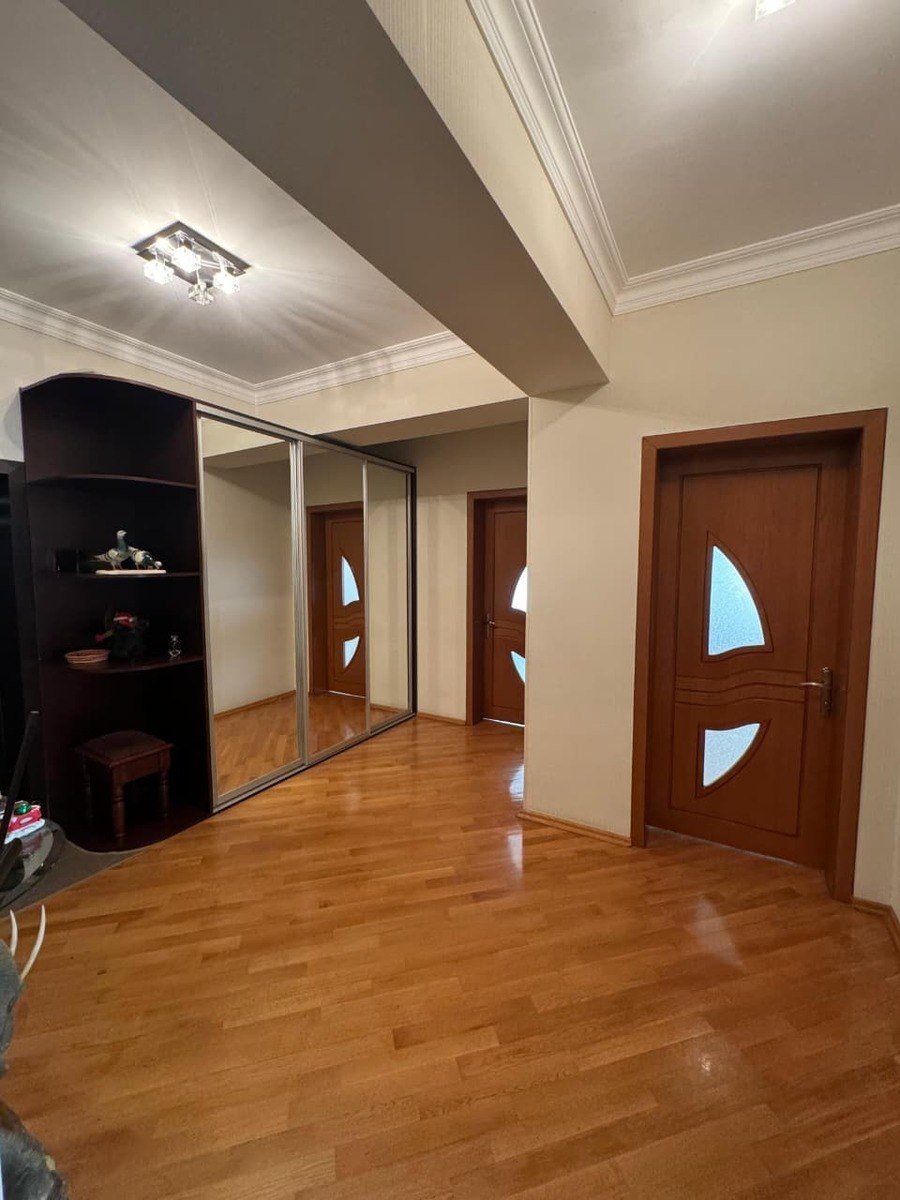 Satılır 4 otaqlı yeni tikili, 185 m², 8 noyabr-3