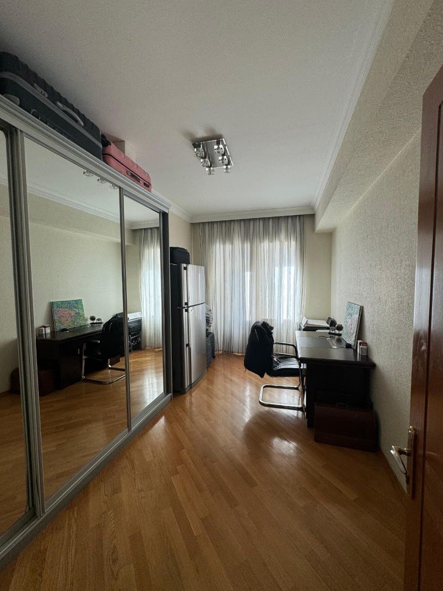 Satılır 4 otaqlı yeni tikili, 185 m², 8 noyabr-9