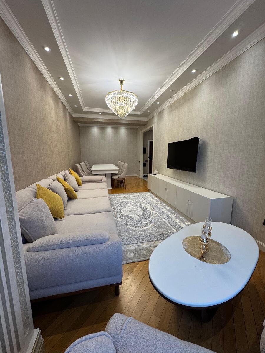 Satılır 3 otaqlı yeni tikili, 114 m², İnşaatçılar m.-2
