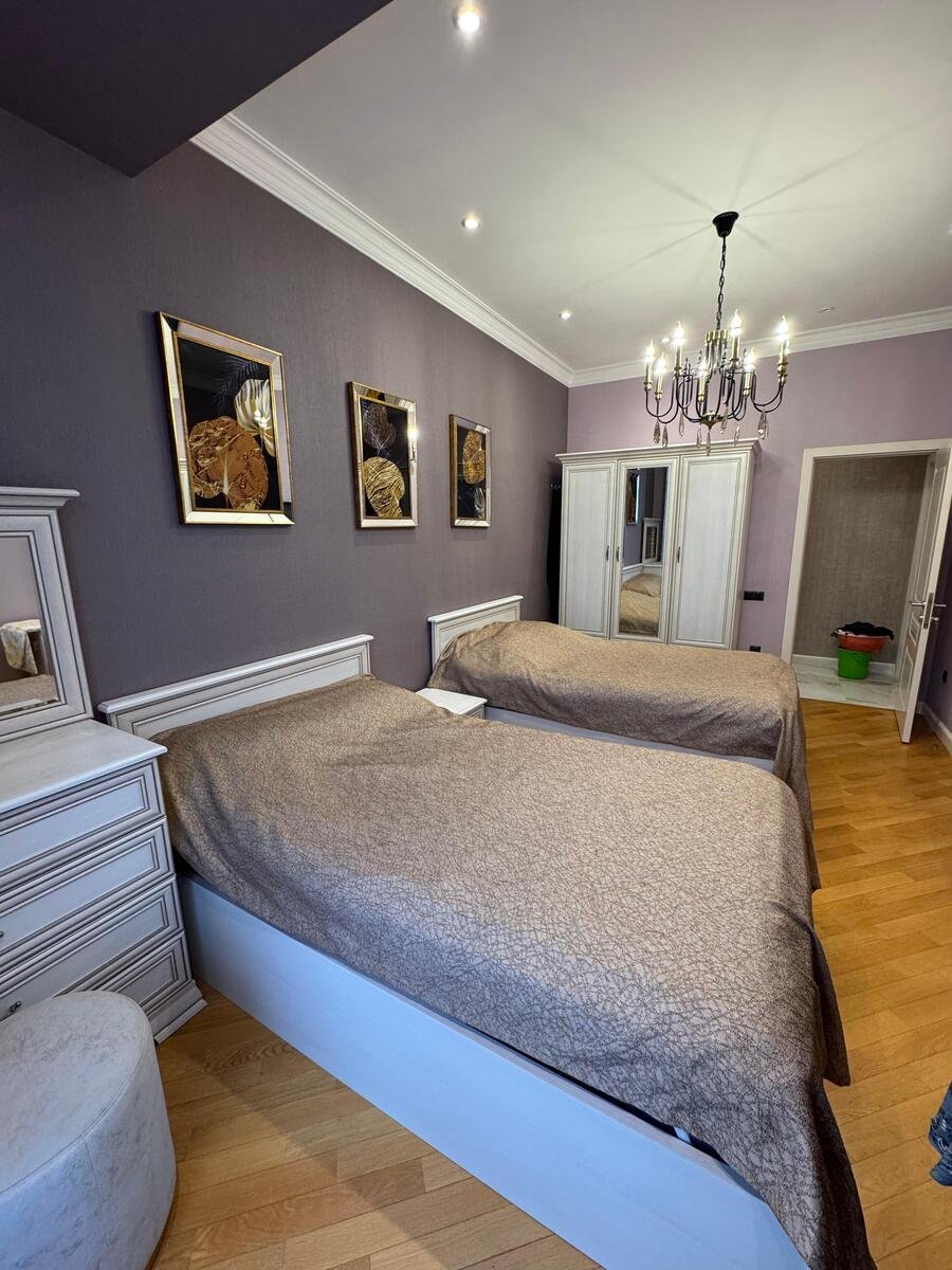 Satılır 3 otaqlı yeni tikili, 114 m², İnşaatçılar m.-6