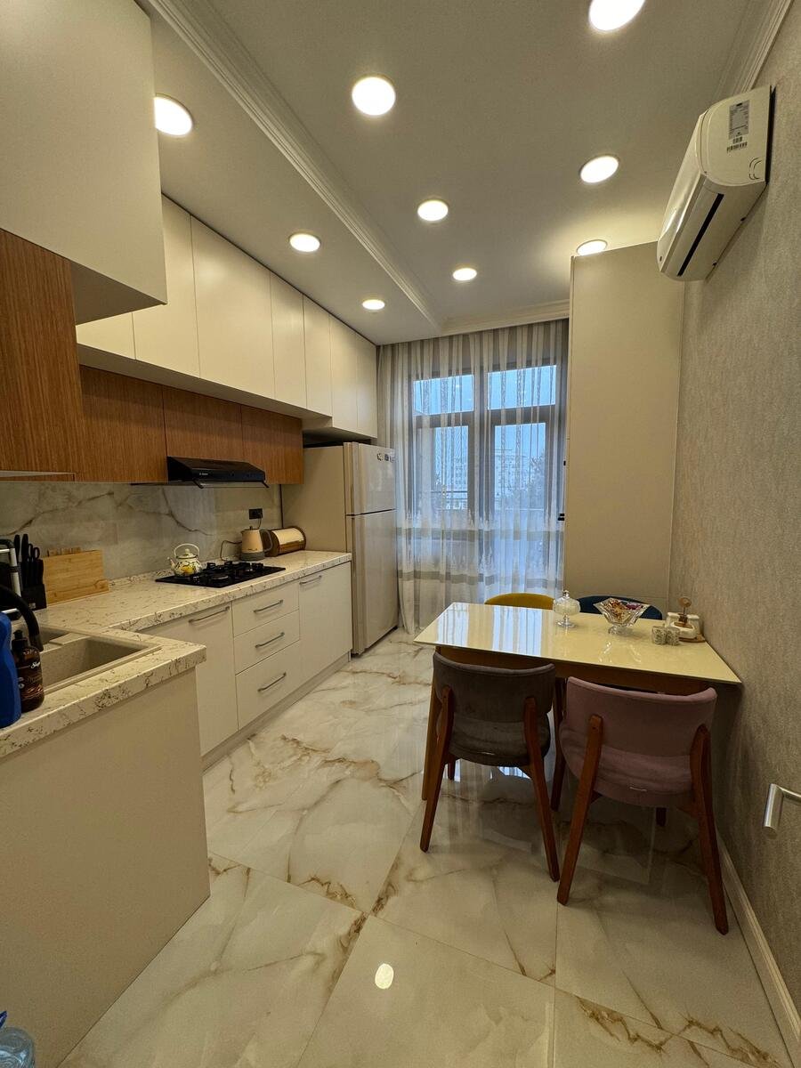 Satılır 3 otaqlı yeni tikili, 114 m², İnşaatçılar m.-7