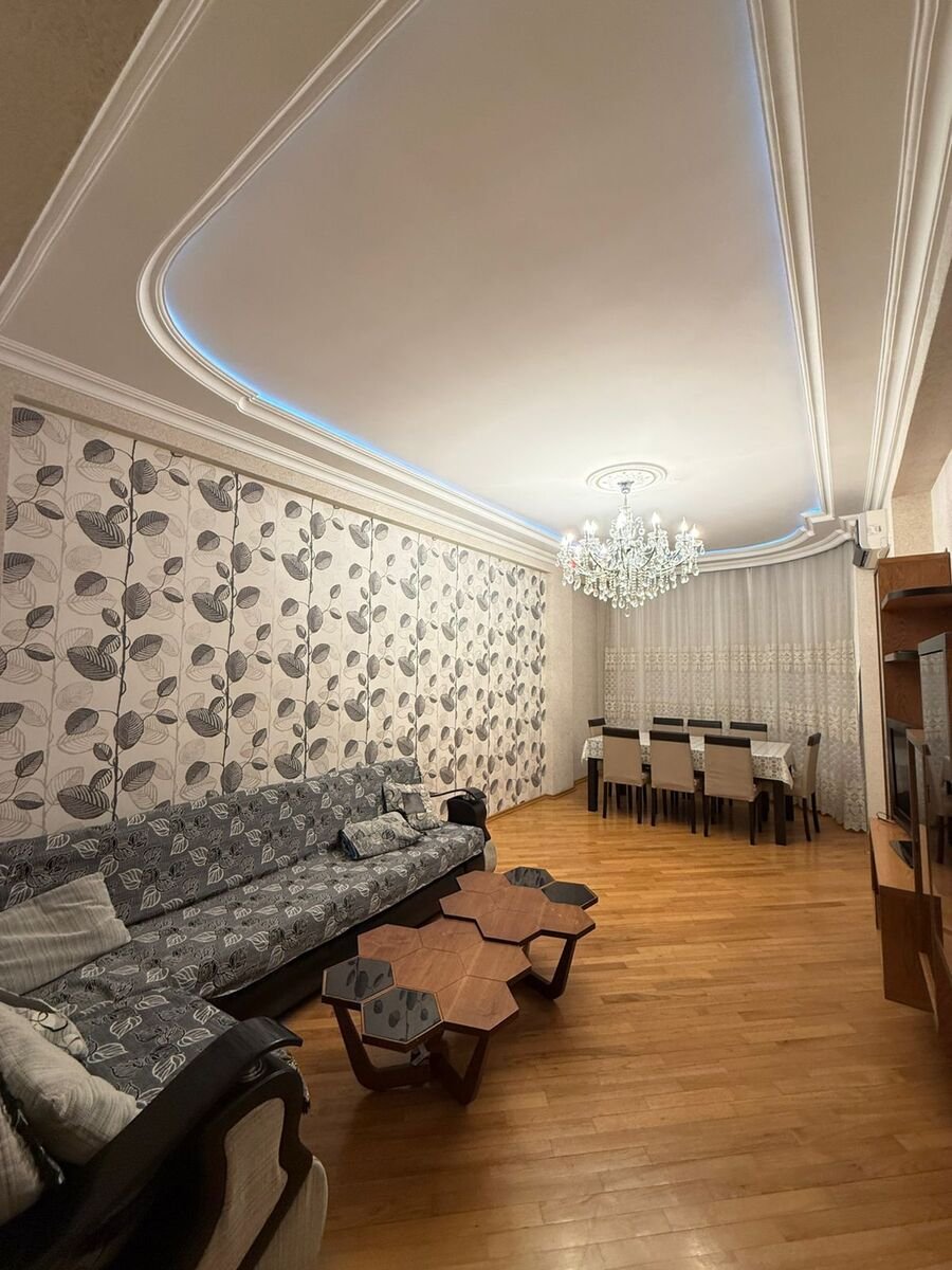 Satılır 3 otaqlı yeni tikili, 110 m², İnşaatçılar m.-2