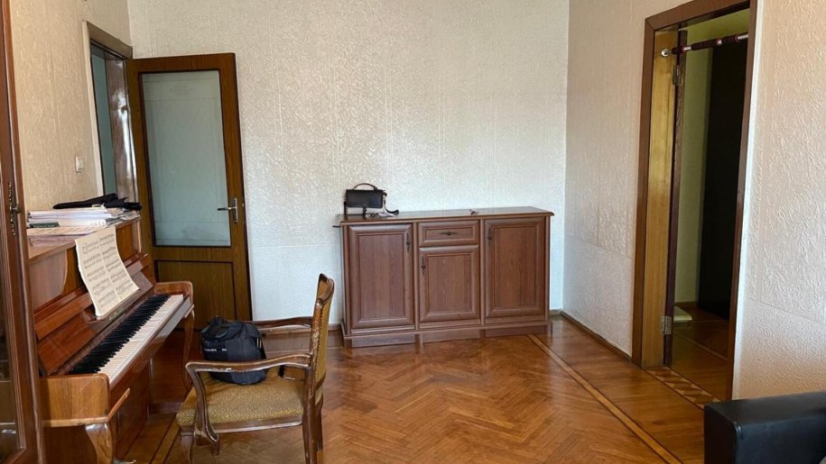 Satılır 5 otaqlı köhnə tikili, 120 m², Azadlıq Prospekti m.-25