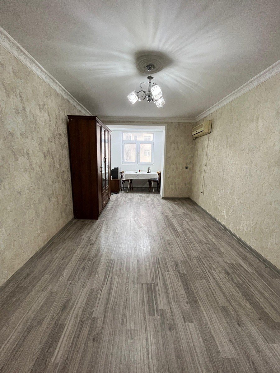 Satılır 1 otaqlı köhnə tikili, 35 m², Elmlər Akademiyası m.-3