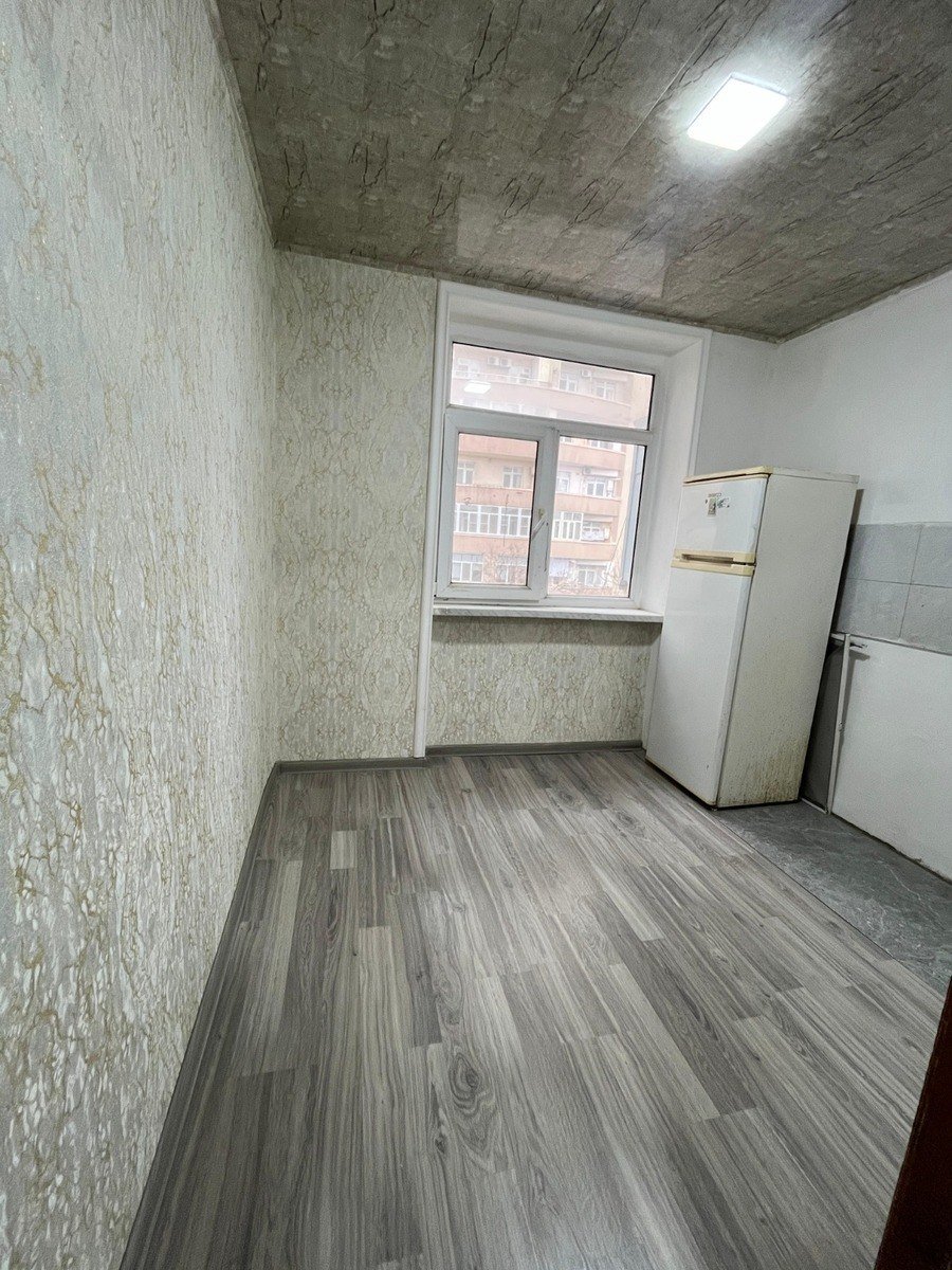 Satılır 1 otaqlı köhnə tikili, 35 m², Elmlər Akademiyası m.-4