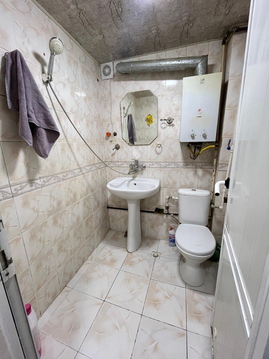 Satılır 1 otaqlı köhnə tikili, 35 m², Elmlər Akademiyası m.-7