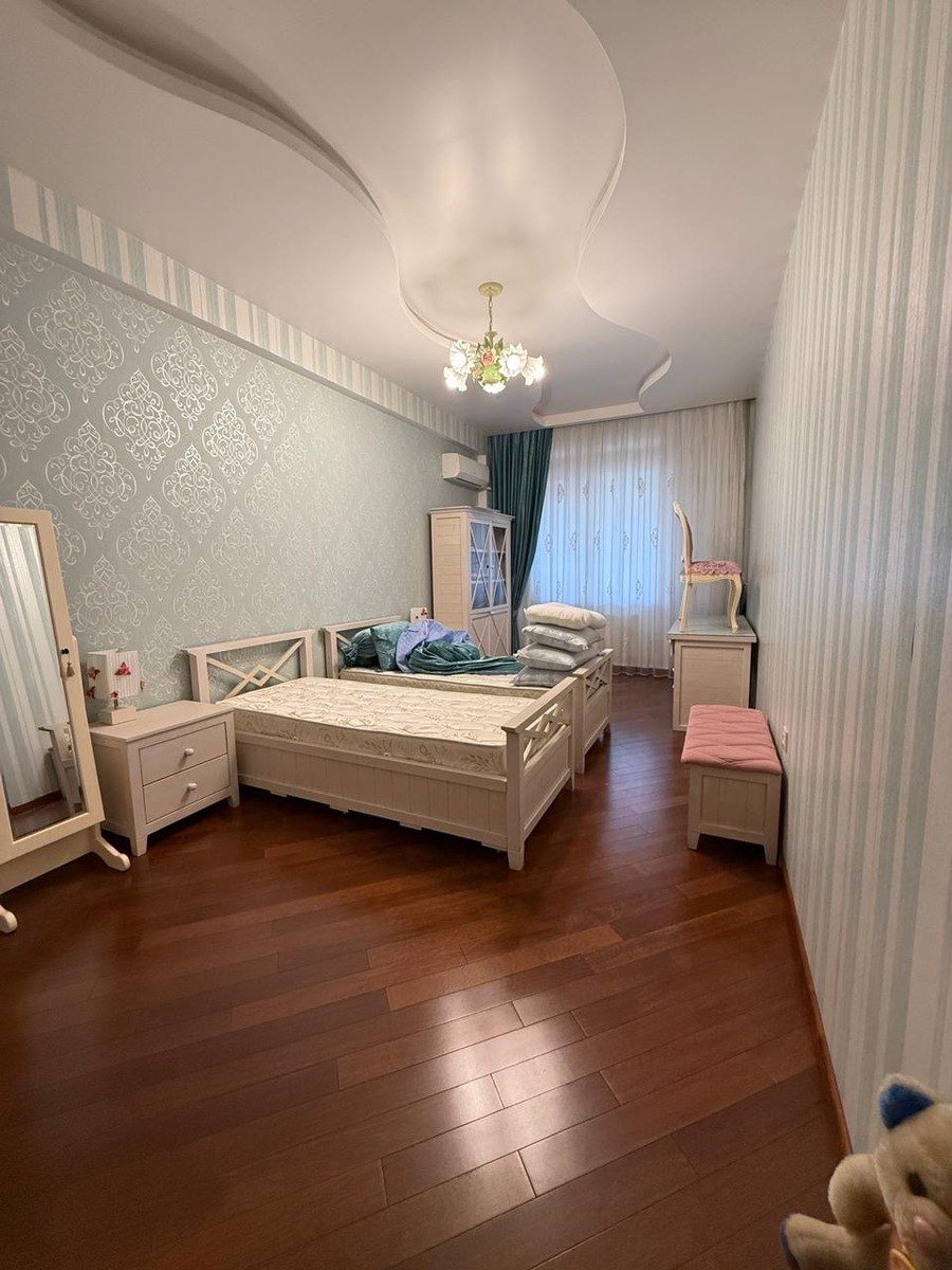 Satılır 5 otaqlı yeni tikili, 202 m², Elmlər Akademiyası m.-9