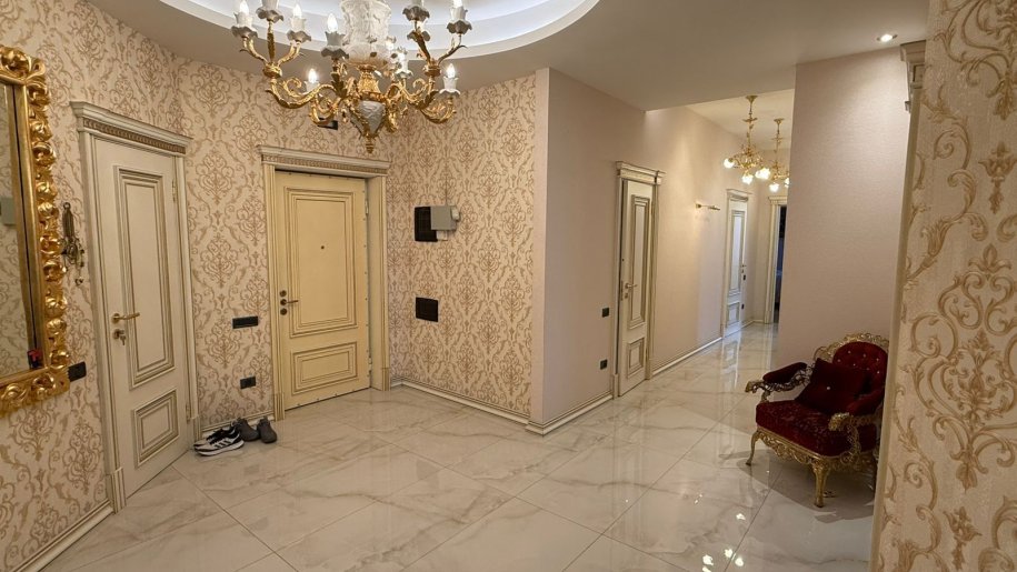 Satılır 4 otaqlı yeni tikili, 235 m², Nizami m.-7