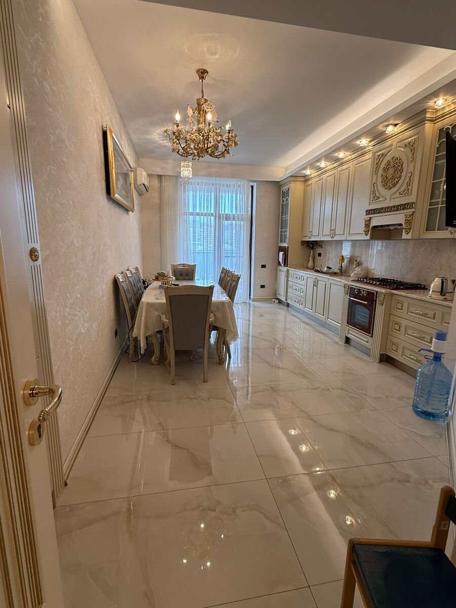 Satılır 4 otaqlı yeni tikili, 235 m², Nizami m.-23